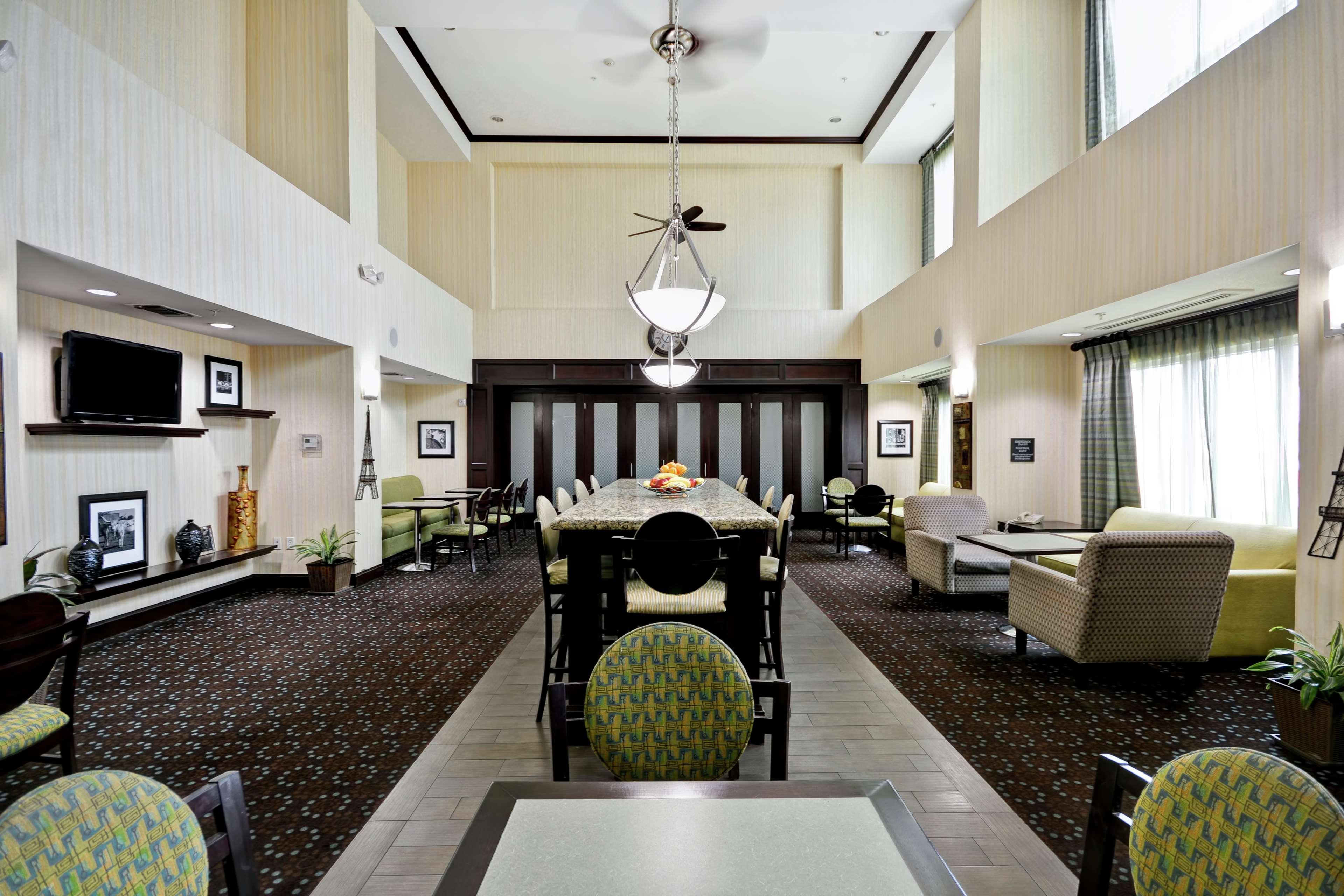 Hampton Inn & Suites San Antonio/Northeast I-35 Exterior photo